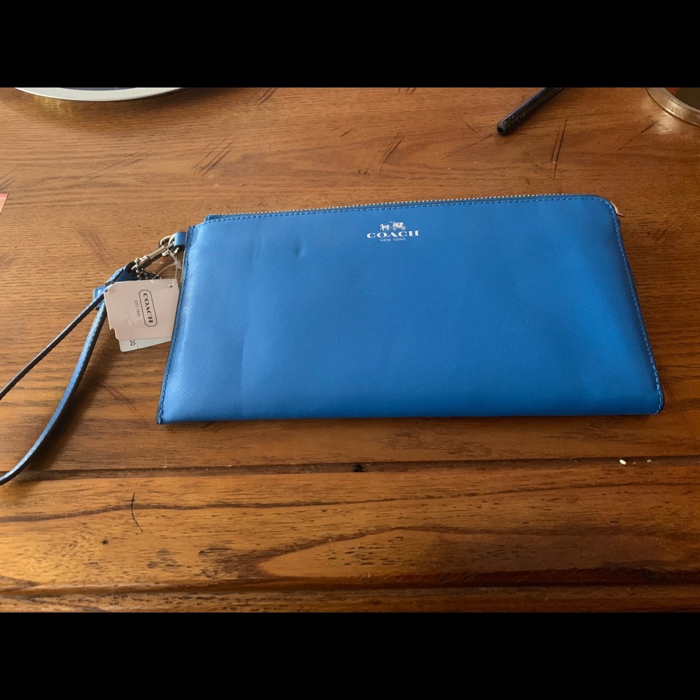 Coach wristlet  never used